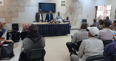 صور.. وكيل تضامن الأقصر يبحث مشكلات تكافل وكرامة مع قيادات المديرية