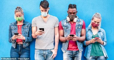 نيويورك تايمز تحذر من تحول الجامعات إلى جبهة جديدة فى معركة كورونا بأمريكا