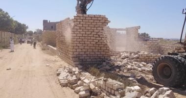 صور .. تنفيذ 6 قرارات إزالة تعدى على أراضى ملك الآثار غرب الإسكندرية
