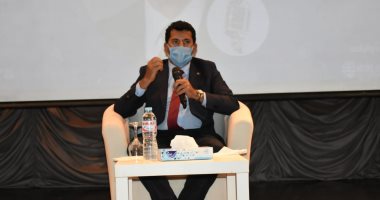 وزارة الرياضة تطالب الأندية بالالتزام بالإجراءات الاحترازية تجنبا لكورونا
