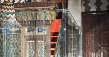 الآثار تنتهى من تركيب أول حاجز حماية حول منبر مسجد السلطان أبو العلا الأثرى