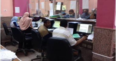 إقبال أهالى أسوان على التصالح بمخالفات البناء. صور