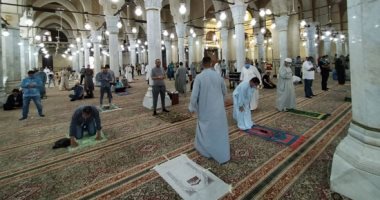 أخبار مصر.. صلاة الجمعة مستمرة والأوقاف تحذر من فتح الأضرحة ودور المناسبات