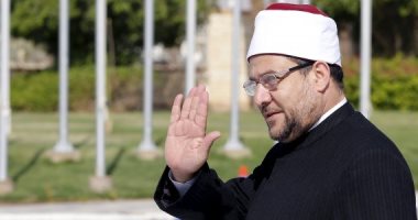 وزير الأوقاف يشيد بجميع العاملين بالوزارة على جهودهم لعودة صلاة الجمعة