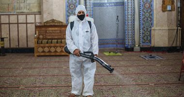 صلاة الجمعة..شاهد استعدادات مسجد الإمام الحسين لخطبة الجمعة بالتعقيم