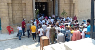إقبال كثيف من المصلين فى أول جمعة بعد كورونا بمسجد عمر بن العاص.. ألبوم صور