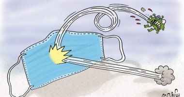 كاريكاتير صحيفة إماراتية .. الكمامة تطرد كورونا وتقضى على الوباء
