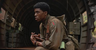 بريانكا شوبرا والمخرج سبايك لي ينعيان Black Panther برسالة مؤثرة.. اعرف قالوا إيه