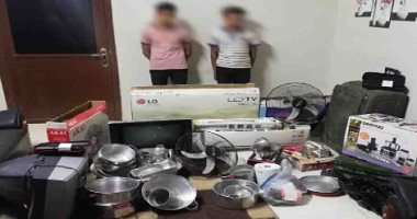 أمن سوهاج يضبط عصابة تسرق المساكن ويعيد المسروقات