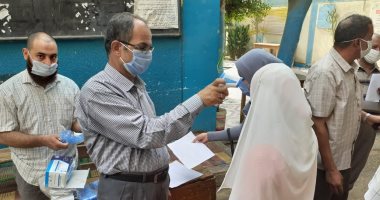 محافظ بنى سويف يتابع امتحانات الدور الثانى للثانوية العامة.. صور 