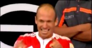 زى النهاردة.. أول مباراة للأسطورة الهولندى روبن مع بايرن ميونخ.. فيديو