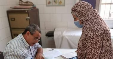 توقيع الكشف الطبى على 8064 حالة ضمن مبادرة 100 مليون صحة بالمنيا