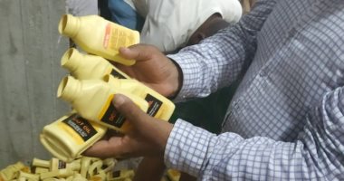 ضبط مصنع غير مرخص لتعبئة زيت فرامل السيارات فى الإسكندرية