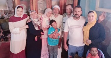 صور.. الفرحة تعم منزل "ندى السيد" الثانية مكرر بالتعليم الزراعى كفر الشيخ