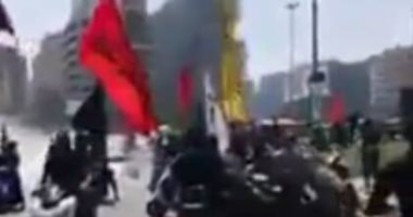 عناصر من حزب الله وحركة أمل يعتدون على ناشطين في "بيروت".. فيديو وصور