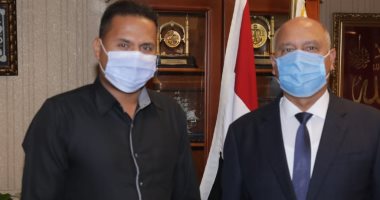 وزير النقل: ننفذ شبكة طرق جديدة بطول 3600 كم بتكلفة 90 مليار جنيه بالصعيد.. كامل الوزير: أنجزنا منها 1500 كم بـ35 مليار لخدمة أهالينا بالصعيد.. و13 محورا لربط شرق وغرب النيل فى قبلى باستثمارات 19 مليارا