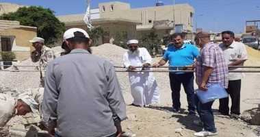 تطوير ورفع كفاءة مزلقان السكة الحديد بالضبعة فى مطروح.. صور 