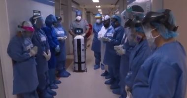 روبوت يصدر أصواتا مهدئة للأعصاب لعلاج مرضى كورونا بمستشفى بالمكسيك.. فيديو