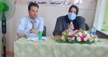صور.. وكيل صحة كفر الشيخ تناقش أوضاع المؤسسات الصحية وتوجه بتكثيف المتابعات