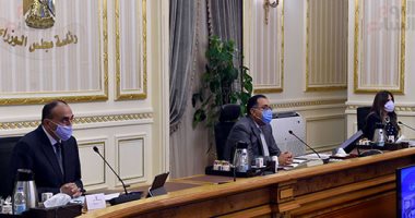 رئيس الوزراء يجتمع مع المحافظين لمتابعة موقف إزالة مخالفات المبانى