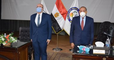 مجلس جامعة بنى سويف يقف دقيقة حداد على أرواح شهداء بئر العبد