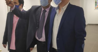 رئيس التنمية الثقافية يتفقد معرض إيقاعات نوبية بطلعت حرب الثقافى