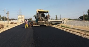 محافظ الشرقية :جارى تنفيذ 17 مشروع بالطرق والكبارى بمليار و 554 ألف جنيه
