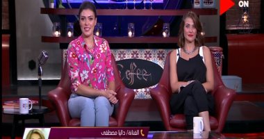 هيدى تؤكد بعض الأزواج يفضلون الجلوس أغلب أوقاتهم خارج المنزل