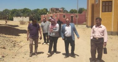 وفد صندوق تحيا مصر يتفقد عمارات جبل الزلط بكوم إمبو