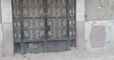 أهالى شارع مصنع المكرونة مدينة شبراخيت يطالبون بإعادة رصف الطريق
