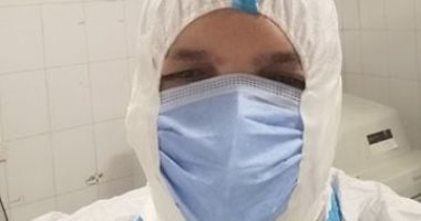 الجيش الأبيض.."محمد" فنى تحاليل على خط مواجهة كورونا بمستشفى الأحرار بالزقازيق