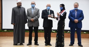محافظ بورسعيد يكرم أوائل الثانوية الأزهرية والدبلومات الفنية 