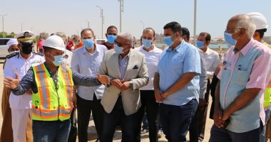 ممشى جديد ومضمار للدراجات بكورنيش بورتوفيق وشبكة صرف للأمطار بالسويس.. صور