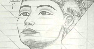"خالد" من الإسكندرية يشارك بلوحات لموهبته فى الرسم