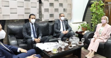 وزيرة البيئة ومحافظ الفيوم يبحثان تنشيط السياحة البيئية بمحميات المحافظة..صور