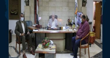 محافظ جنوب سيناء يعقد لقاءا موسعا مع الجهاز التنفيذى لمتابعة المشروعات الجارية