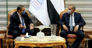 رئيس جامعة كفر الشيخ ينهى مشكلة 233 طبيب امتياز
