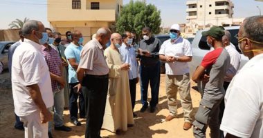 محافظ الوادى الجديد يتابع أعمال الإنشاءات بالمجمع الإسلامى بالداخلة .. صور 