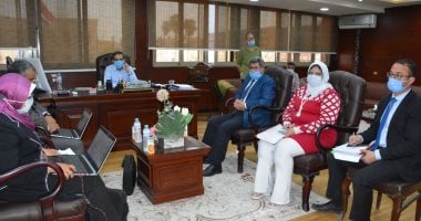 محافظ الغربية يجتمع بوفد مجلس الوزراء لتفعيل منظومة التحول الرقمى