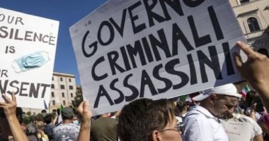 احتجاجات فى روما ضد الكمامة واللقاح والالتزام بالتباعد الاجتماعى..فيديو وصور