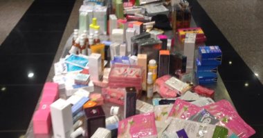 جمارك مطار القاهرة تحبط محاولة راكب تهريب كمية كبيرة من مستحضرات التجميل