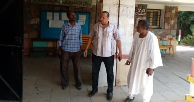 سكرتير مساعد محافظة أسوان يتفقد جاهزية اللجان الانتخابية بمدينة كلابشة 