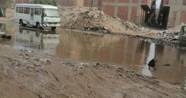 سكان منطقة البراجيل بالجيزة يناشدون حل مشكلة الصرف الصحى