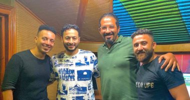 حماده هلال يغسل أحزانه.. ويستعد لتصوير كليب "آية فى الجمال"