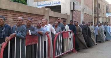 طوابير أمام لجان نجع حمادى بقنا للتصويت فى انتخابات الشيوخ.. صور