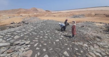 استكمال الانشاءات فى مشاريع مواجهة السيول بالبحر الأحمر  .. صور 