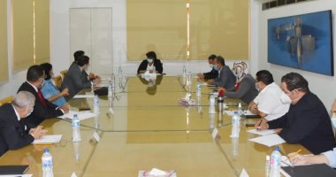 وزيرة الثقافة تجتمع مع المجلس التصديرى للطباعة والتغليف لدعم النشر 