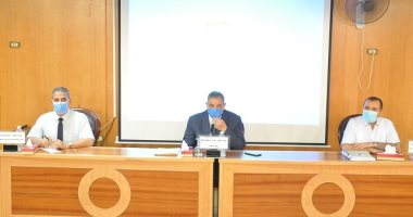 رئيس الجامعة كفر الشيخ يناقش مع عمداء الكليات استعدادات العام الدراسى الجديد