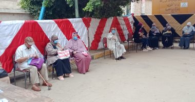انطلاق جولة الحسم.. 52 مرشحا يتنافسون بجولة الإعادة لانتخابات الشيوخ.. بوابات تعقيم ومواد تطهير وكمامات.. توفير مقاعد انتظار بالمدارس وكراسى متحركة لكبار السن وذوي الاحتياجات..وشباب للتوعية بأماكن اللجان.. صور