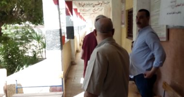 محافظ القليوبية يترأس غرفة العمليات لمتابعة سير إعادة انتخابات مجلس الشيوخ